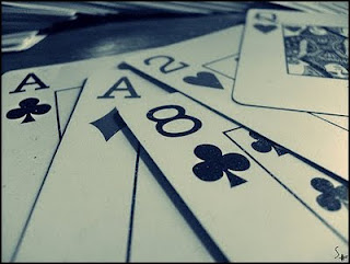 cartas sobre la mesa