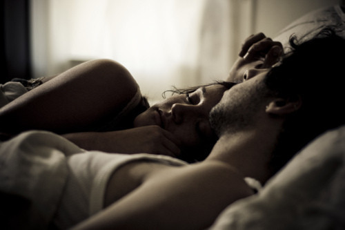 guarecerse en su pecho